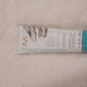 Moroccanoil platinum color depositing mask